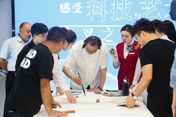 https://news.pku.edu.cn/images/2023-06/6e9e245e59bc4f5ea56c0f8a2a9e2e99.jpeg